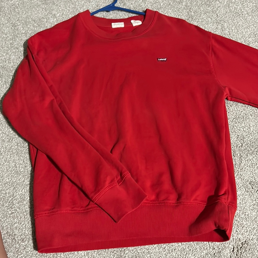 Levi’s crew neck